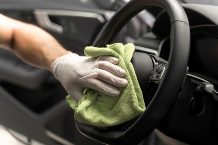 The Environmental Benefits of Using a Mobile Car Wash Service